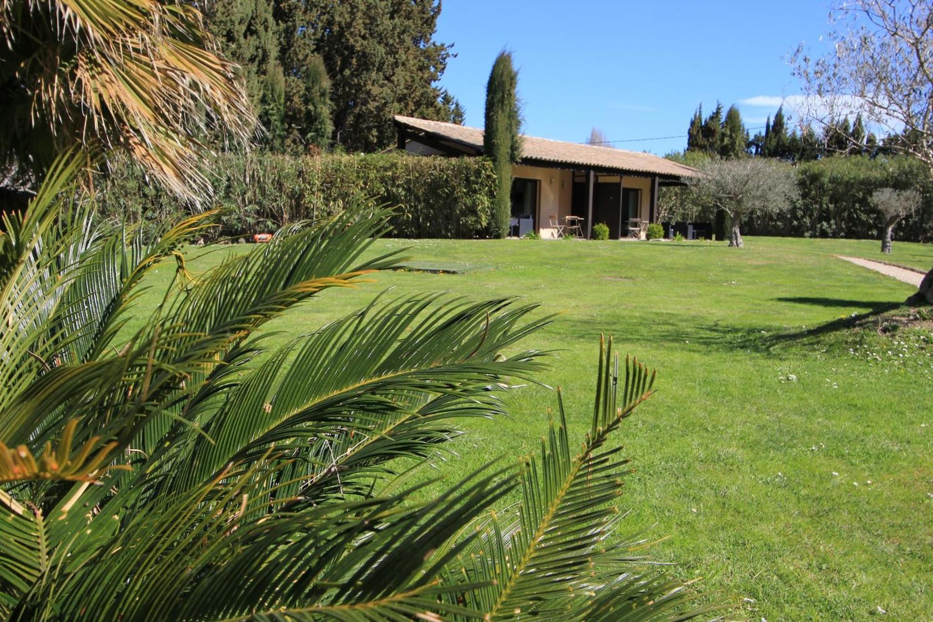 Rognonas Mas Paloma Bed & Breakfast エクステリア 写真